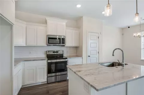 2502 Lightfoot Ln, Bryan, TX 77803 photo 9