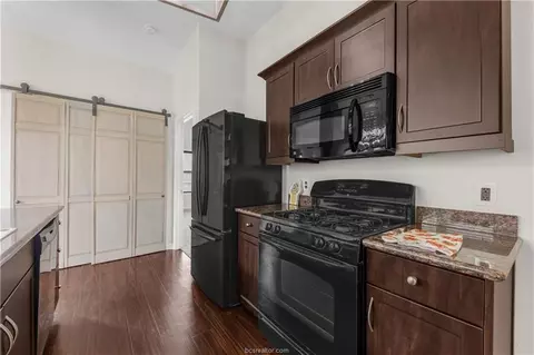 2031 Positano Loop, Bryan, TX 77808 photo 10