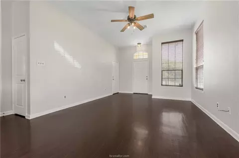 2031 Positano Loop, Bryan, TX 77808 photo 4