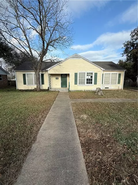 1002 E 30th St, Bryan, TX 77803
