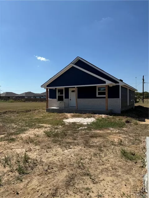 1708 Pine St, Hearne, TX 77859