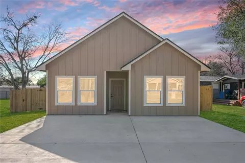1505 Red Oak St, Bryan, TX 77803