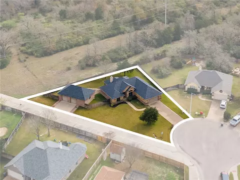 2739 Colony Village Dr, Bryan, TX 77808