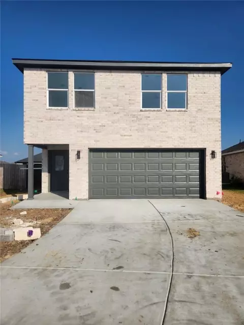 2227 Spyglass Dr, Navasota, TX 77868