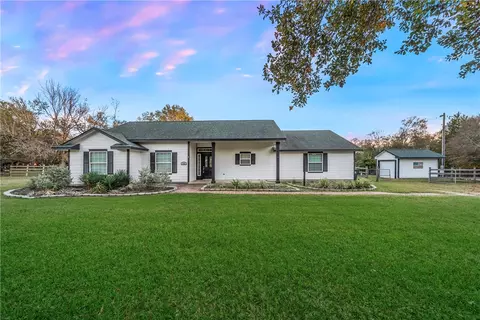 118 Pin Oak Ln, Hempstead, TX 77445