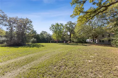 11458 Woodglen Cir, Bryan, TX 77808