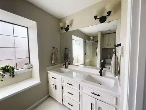 Bath - 3801 Brockhampton Dr, Bryan, TX 77802 photo 4 of 4