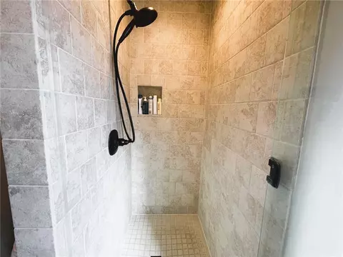 Bath - 3801 Brockhampton Dr, Bryan, TX 77802 photo 3 of 4