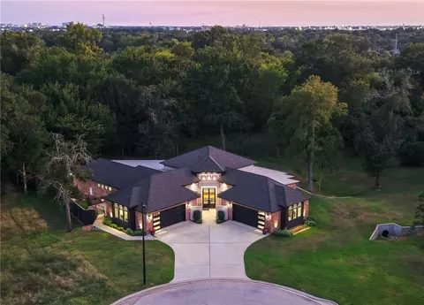 2900 Embers Ct, Bryan, TX 77808