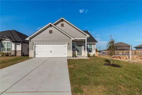 1928 Stubbs Dr, Bryan, TX 77807