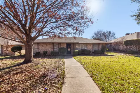 814 Madrid Dr, Duncanville, TX 75116