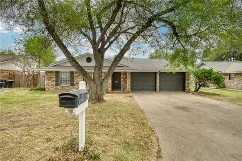 1212 S Ridgefield Cir, College Station, TX 77840