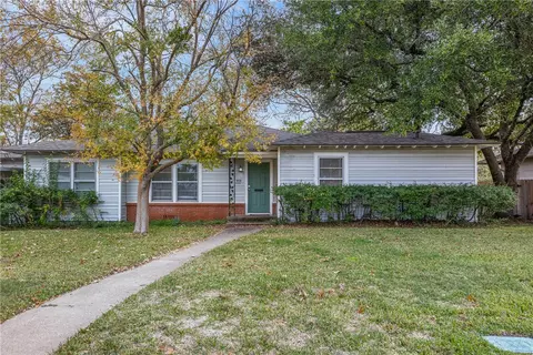 909 Enfield St, Bryan, TX 77802