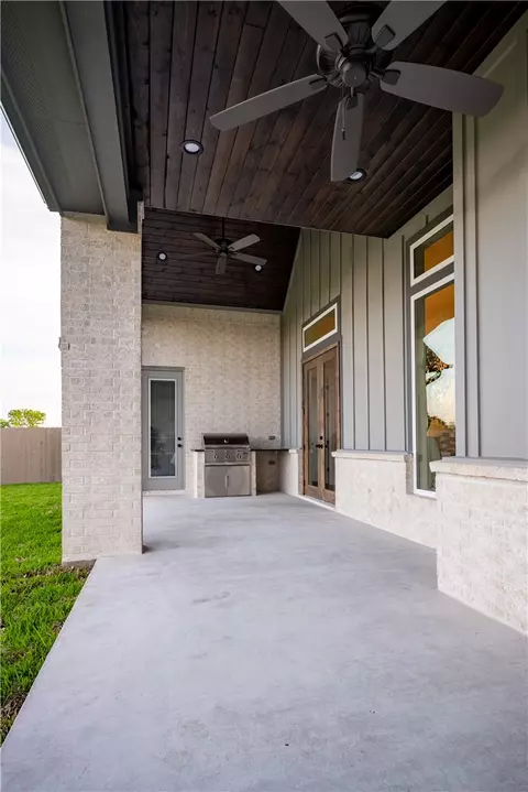 Exterior - 7028 Skipping Rock Path, Bryan, TX 77808 photo 4 of 5