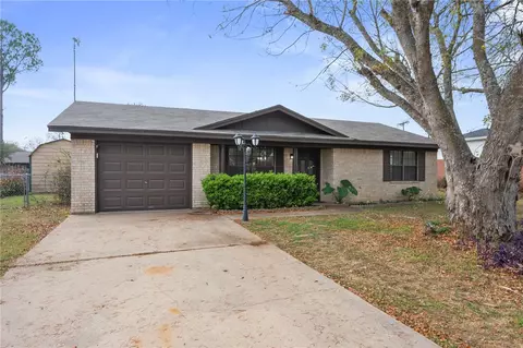 919 N Hull St, Caldwell, TX 77836
