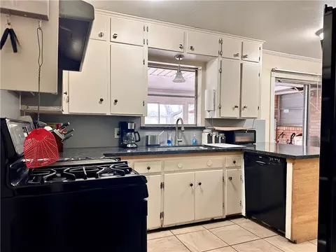 Kitchen - 2501 Wayside Dr, Bryan, TX 77802 photo 4 of 5