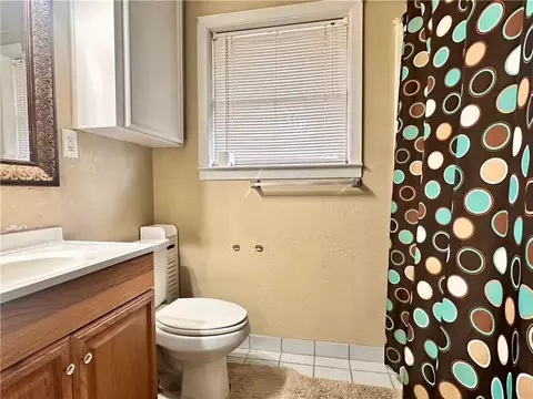 Bath - 2501 Wayside Dr, Bryan, TX 77802 photo 2 of 2
