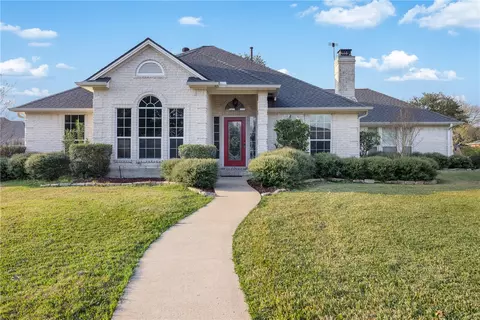 813 Woodson Dr, Caldwell, TX 77836