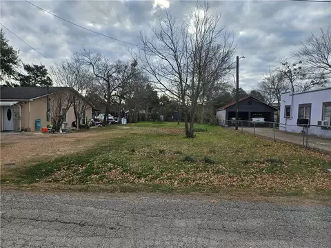 1004 Center St, Bryan, TX 77803 photo 3