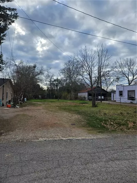 1004 Center St, Bryan, TX 77803 photo 4