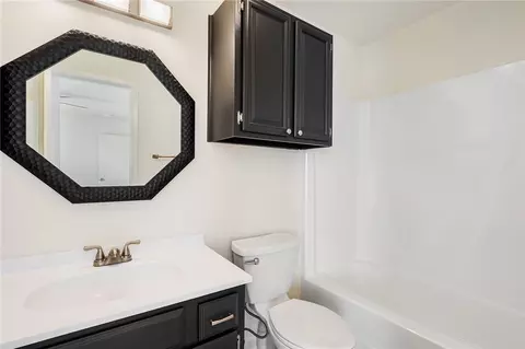 Bath - 2803 Oakside Dr, Bryan, TX 77802 photo 1 of 3