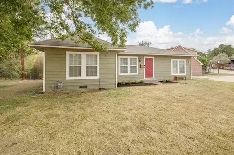 4311 Old College, Bryan, TX 77801