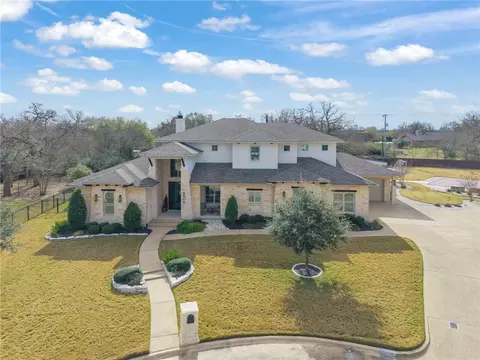 8806 Queens Ct, College Station, TX 77845