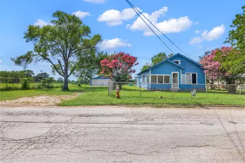 806 Plum St, Caldwell, TX 77836