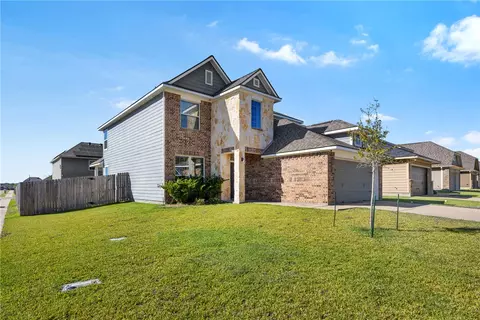 Exterior - 2032 Stubbs Dr, Bryan, TX 77807 photo 3 of 4