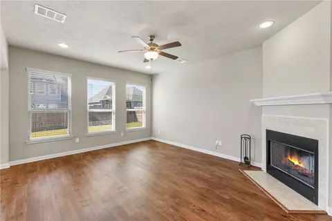 Living - 2032 Stubbs Dr, Bryan, TX 77807 photo 4 of 5