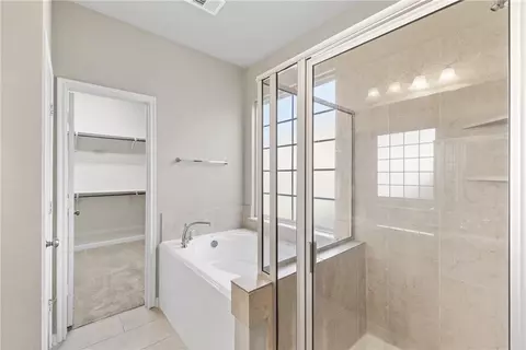 Bath - 2032 Stubbs Dr, Bryan, TX 77807 photo 2 of 5