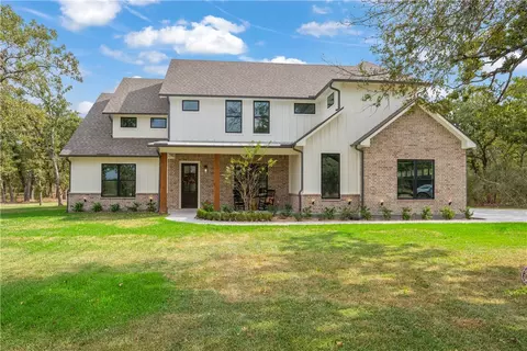 5529 Woodland Park Dr, College Station, TX 77845