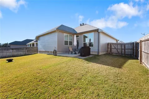 2004 Dumfries Dr, Bryan, TX 77807 photo 21