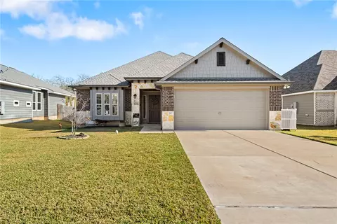 2004 Dumfries Dr, Bryan, TX 77807