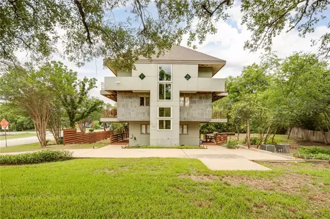 Exterior - 1015 E 24th St, Bryan, TX 77803 photo 3 of 13
