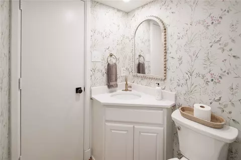 Bath - 1015 E 24th St, Bryan, TX 77803 photo 5 of 8