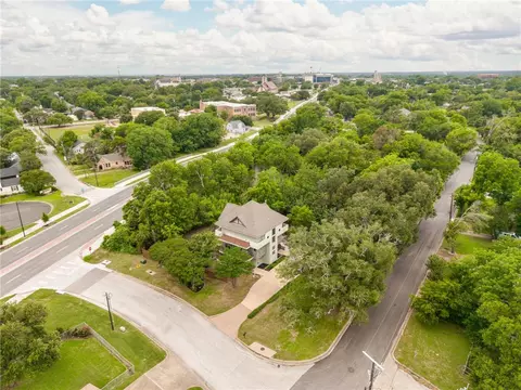 View/Area - 1015 E 24th St, Bryan, TX 77803 photo 1 of 2