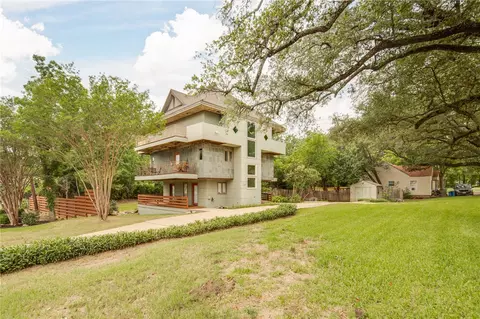 Exterior - 1015 E 24th St, Bryan, TX 77803 photo 2 of 13