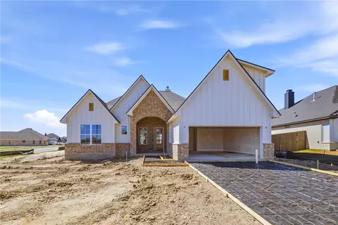 5016 Booth Falls Trl, Bryan, TX 77802