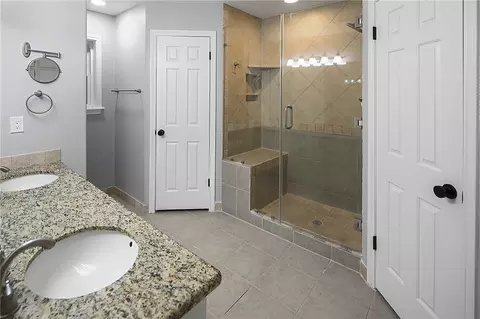 Bath - 3601 Brighton Dr, Bryan, TX 77802 photo 1 of 4