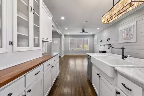 Entry Way - 712 E 28th St, Bryan, TX 77803 photo 1 of 1