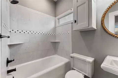Bath - 712 E 28th St, Bryan, TX 77803 photo 5 of 5