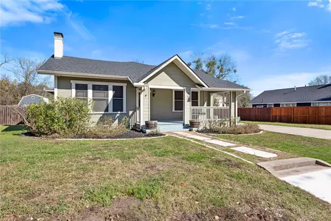 Exterior - 712 E 28th St, Bryan, TX 77803 photo 2 of 5