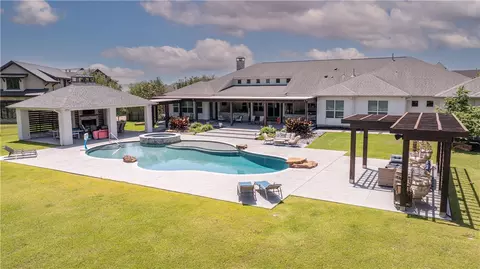 4718 Miramont Cir, Bryan, TX 77802