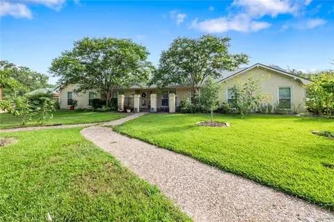 1026 Rose Cir, College Station, TX 77840