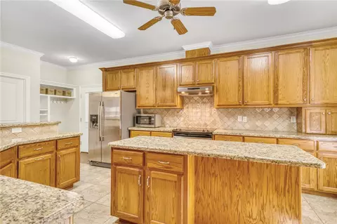 Kitchen - 4150 Wagonwheel Rd, Bryan, TX 77808 photo 6 of 6