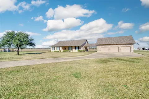 Exterior - 4150 Wagonwheel Rd, Bryan, TX 77808 photo 3 of 12