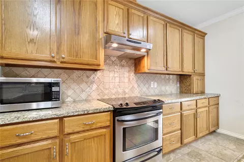Kitchen - 4150 Wagonwheel Rd, Bryan, TX 77808 photo 4 of 6