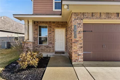 2011 Stubbs Dr, Bryan, TX 77807 photo 2