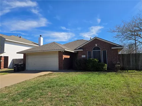 600 Plano Dr, College Station, TX 77845